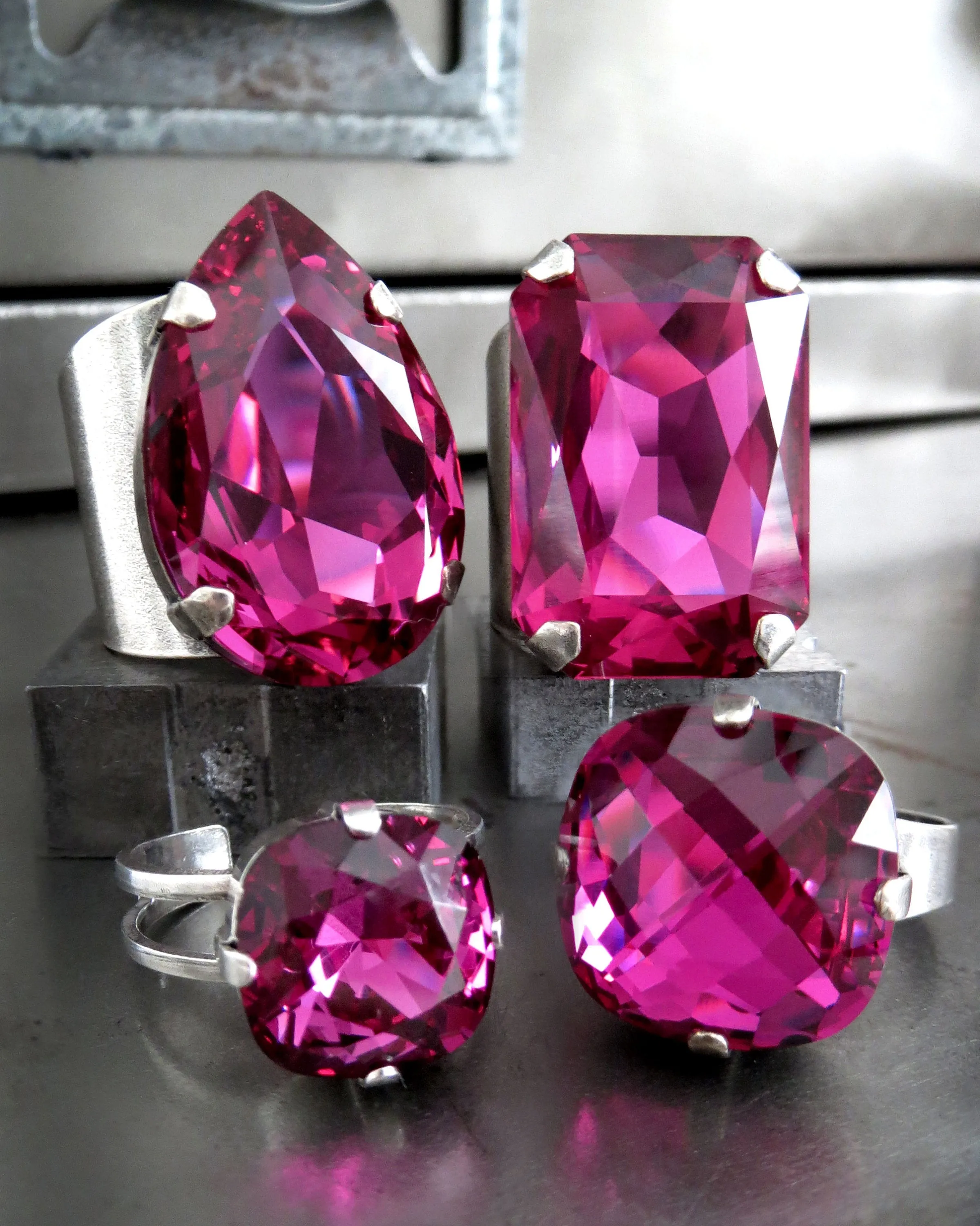 FLAMBOYANT - Large Magenta Crystal Ring