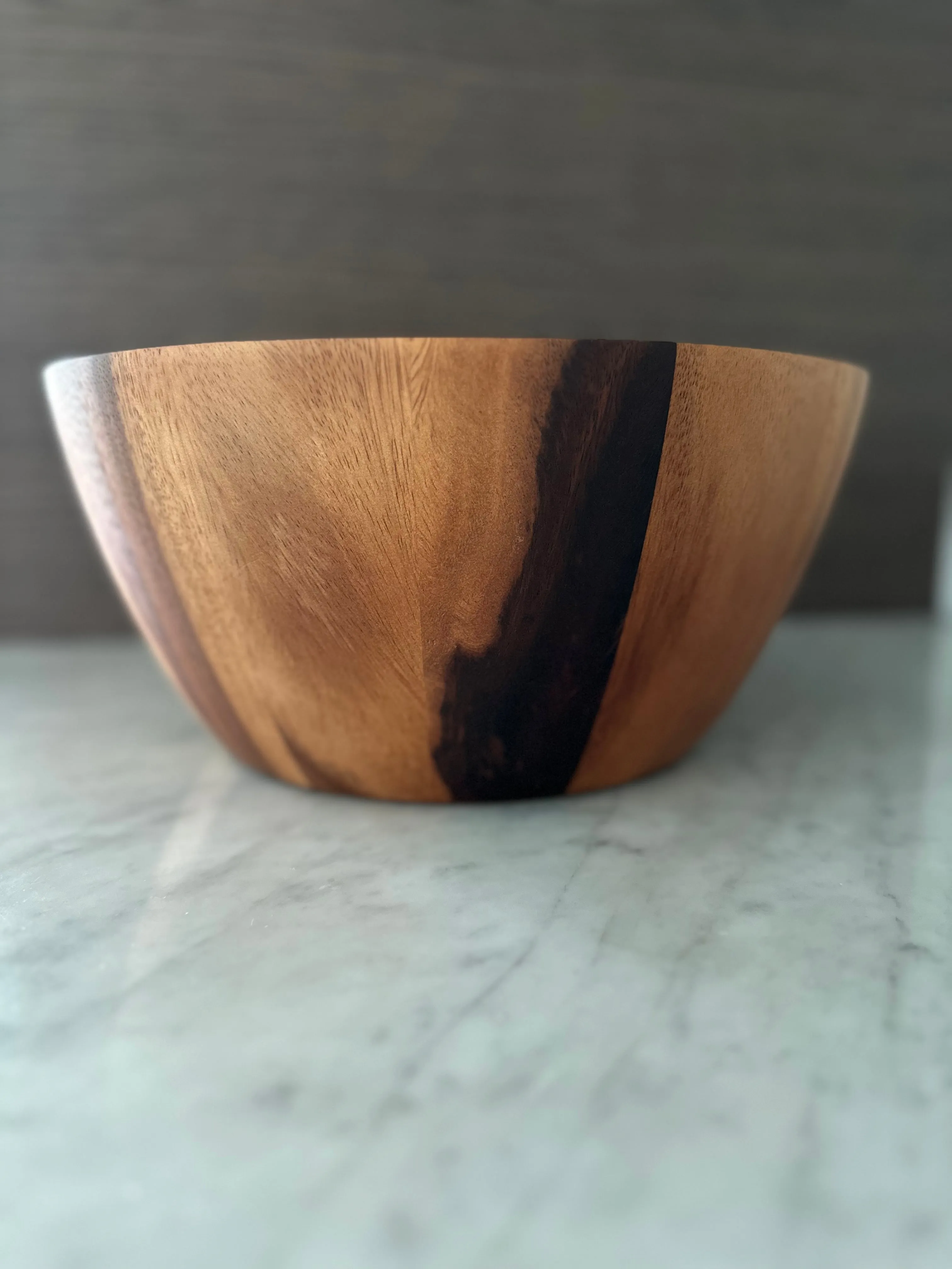 Laguiole en Aubrac Deluxe Bundle 2-Piece Salad Server Set with Olivewood Handles & Acacia Wood Salad Bowl