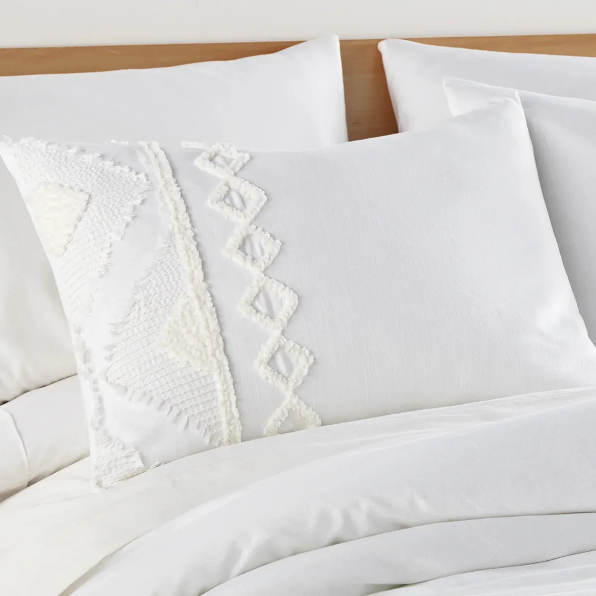 New Levtex Home - Harleson Duvet Cover Set - Full/Queen Duvet Cover   Two Standard Pillow Cases - Tufted Chenille Frayed Tribal in White and Cream - Duvet (90 x 94in.) and Pillow Case (26x20in.) - Cotton Retails $439 