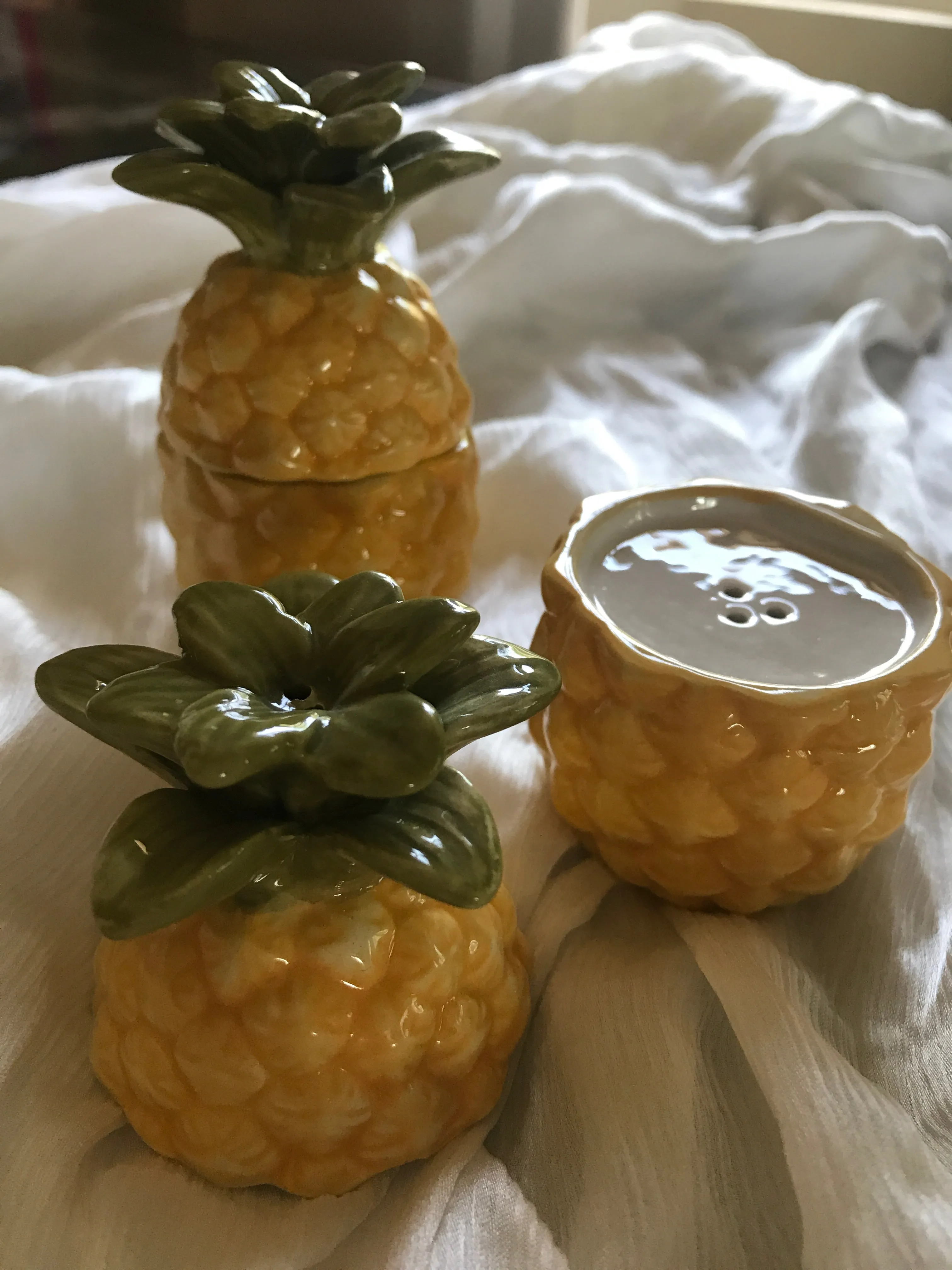 Pineapple Salt   Pepper Shaker