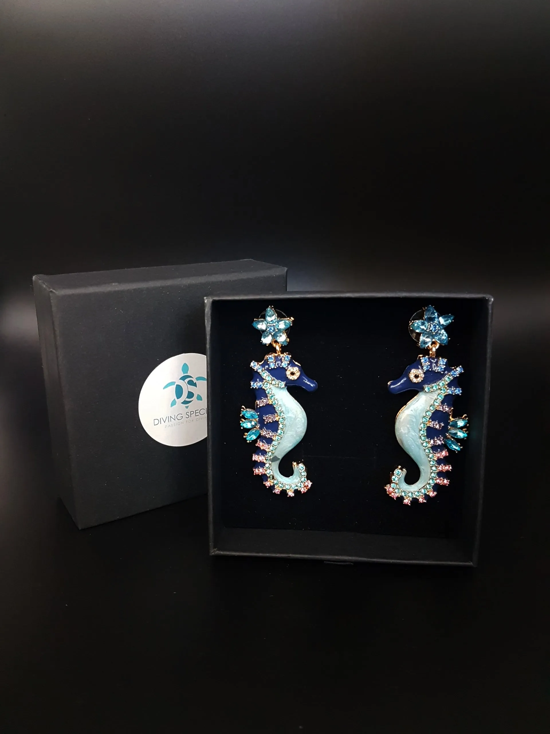 Sparkling Crystal Earrings: Seahorse
