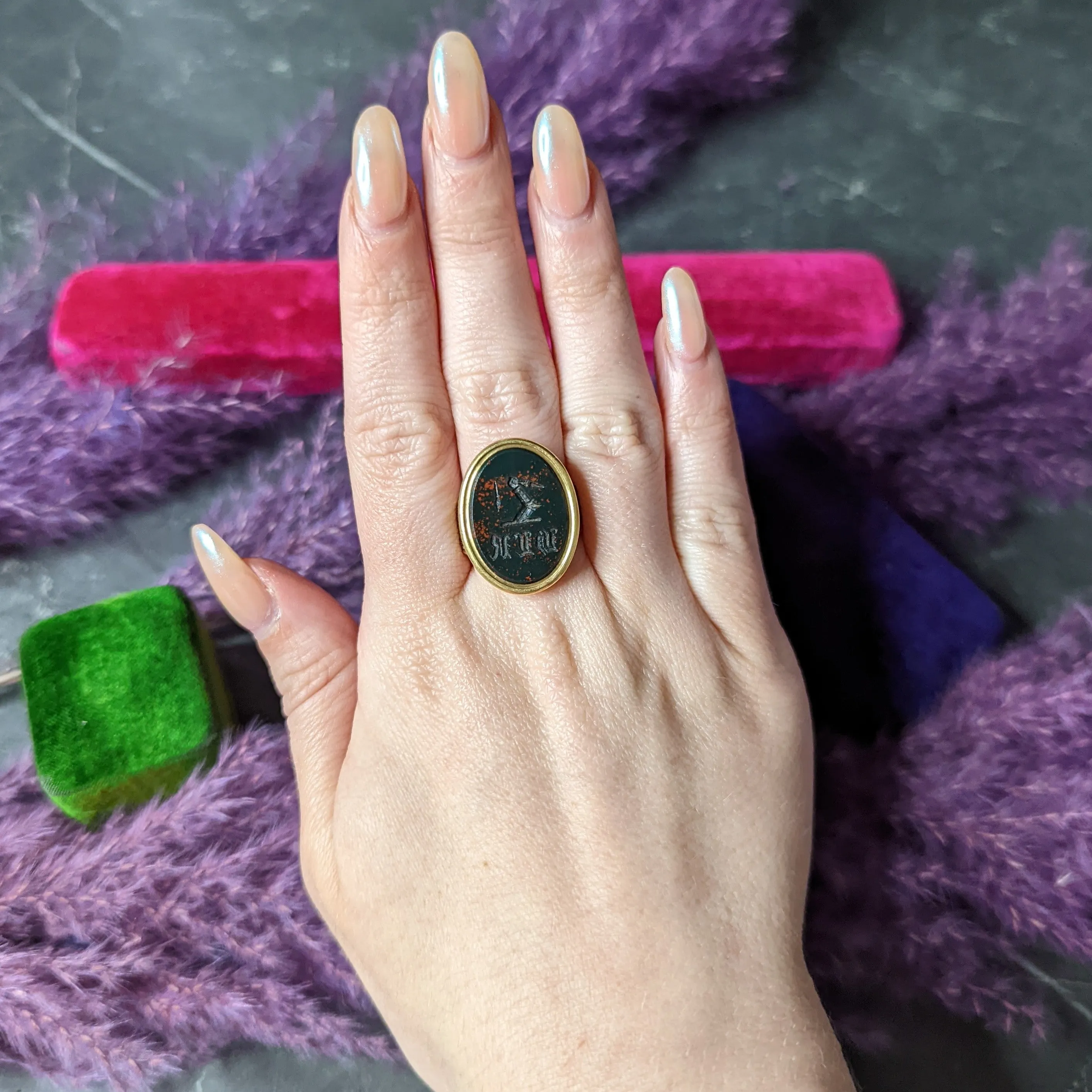 Victorian Bloodstone 18 Karat Gold Intaglio Monogram Signet Unisex Ring